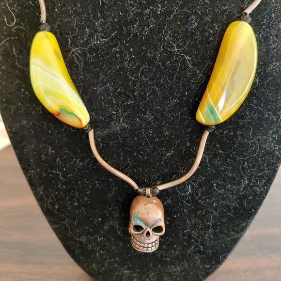 Elegant Brown and Yellow Necklace with Timeless Appeal - Picture 3 of 5